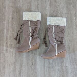 Women's Tan Wedge Boots with Faux Fur Lining